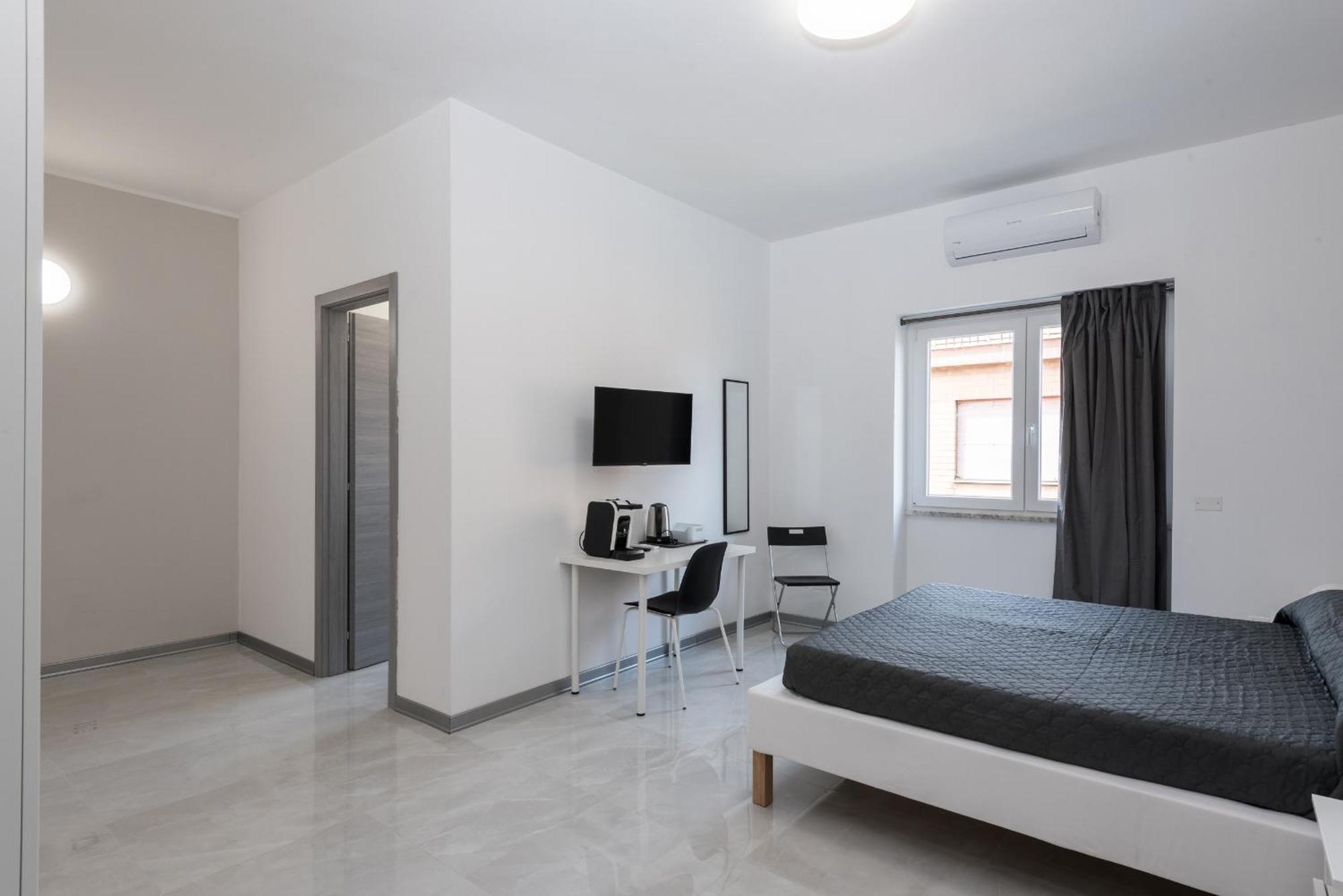 Travelershome Ciampino Airport Guesthouse 600M To Airport מראה חיצוני תמונה