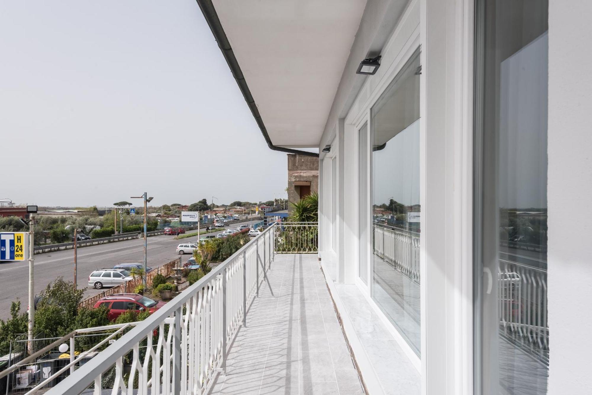 Travelershome Ciampino Airport Guesthouse 600M To Airport מראה חיצוני תמונה