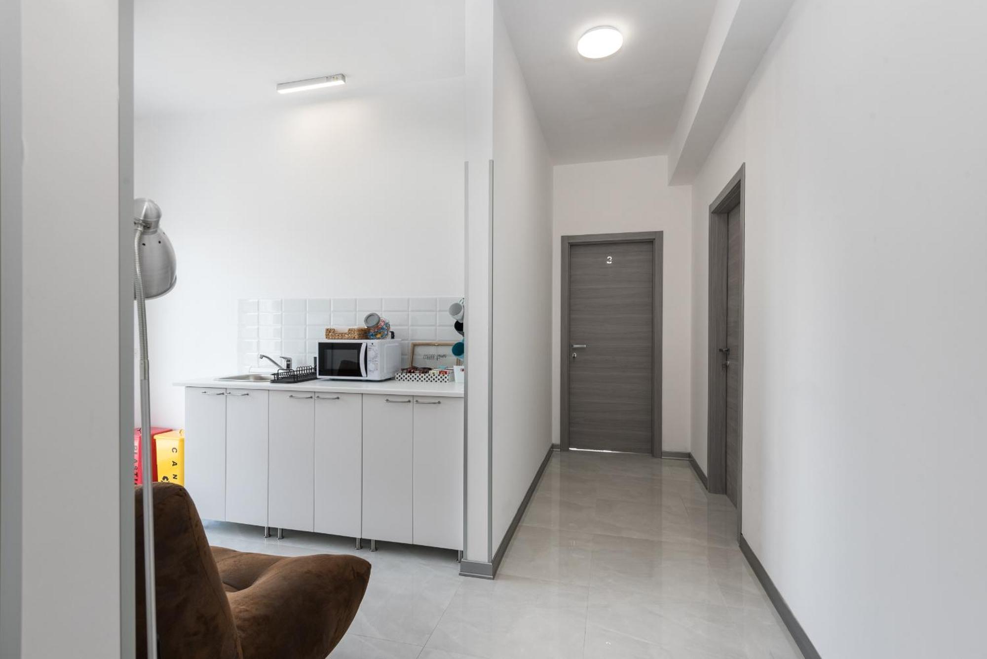 Travelershome Ciampino Airport Guesthouse 600M To Airport מראה חיצוני תמונה