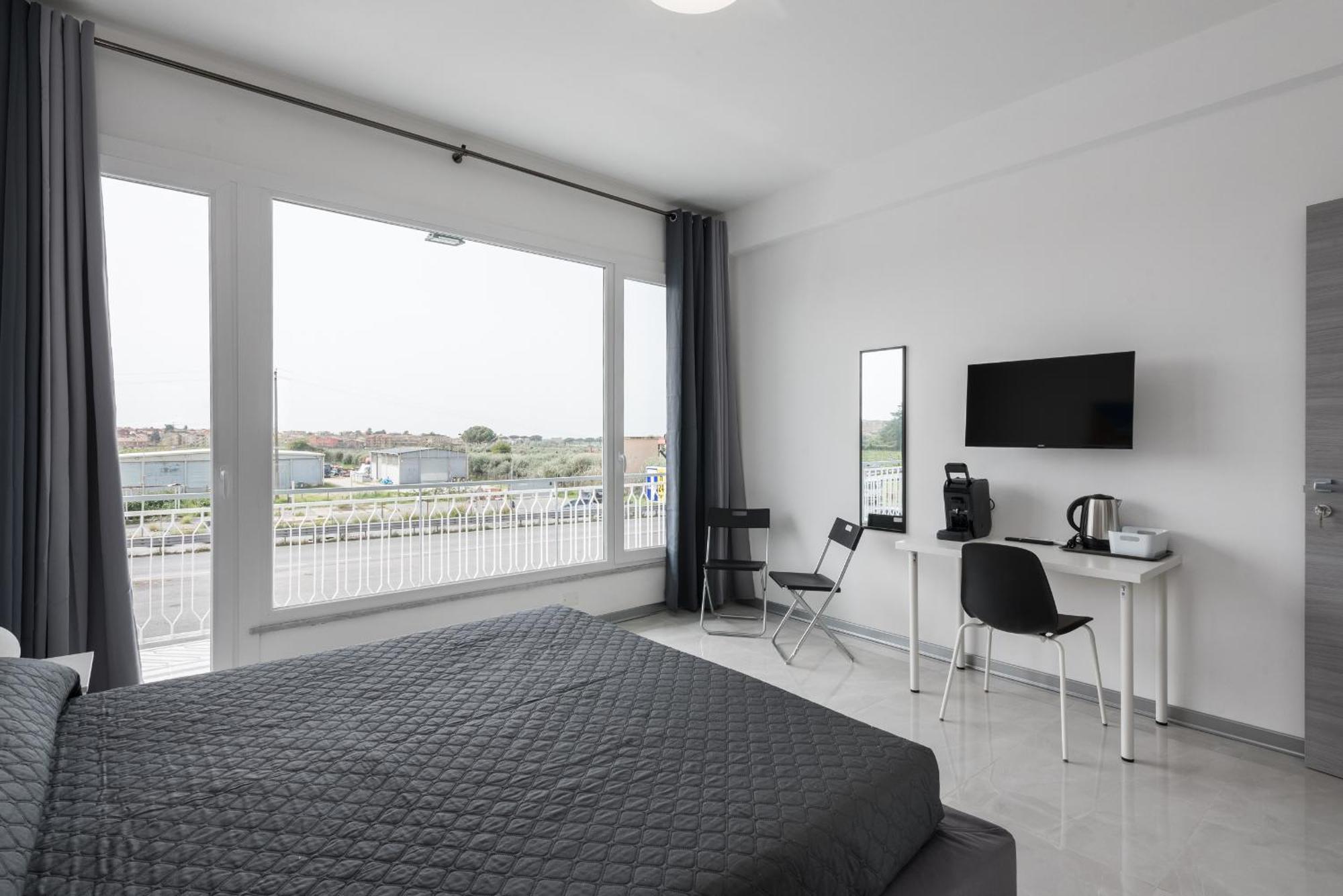 Travelershome Ciampino Airport Guesthouse 600M To Airport מראה חיצוני תמונה