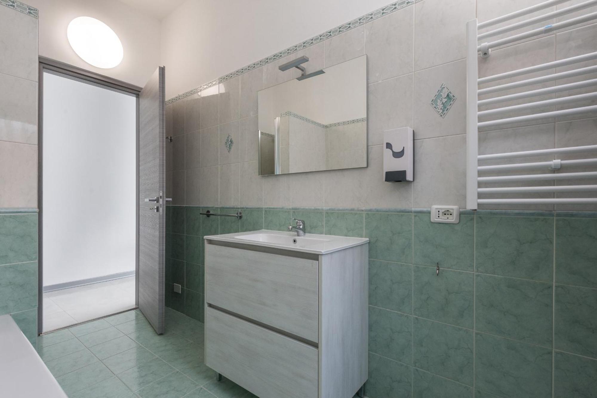 Travelershome Ciampino Airport Guesthouse 600M To Airport מראה חיצוני תמונה