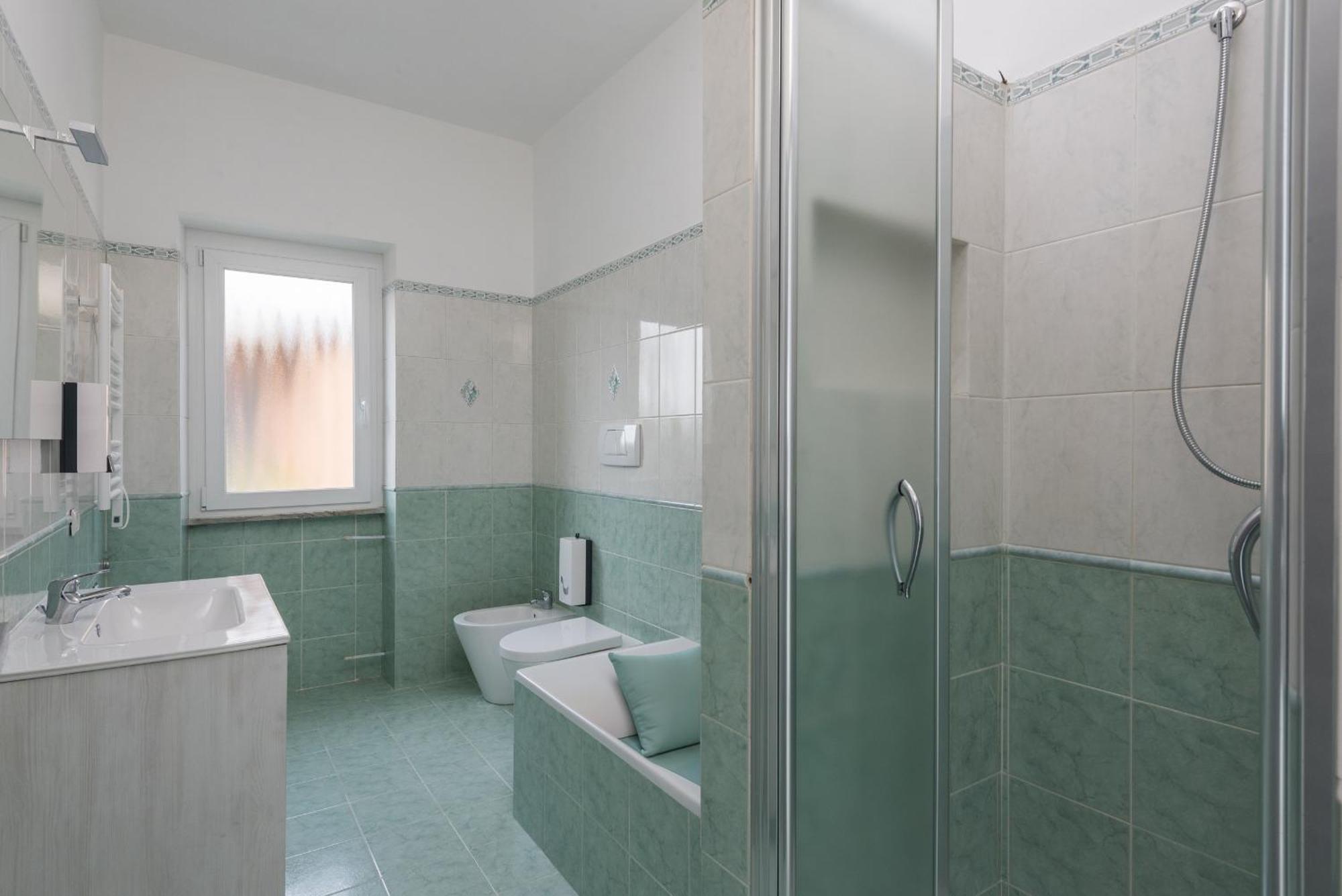 Travelershome Ciampino Airport Guesthouse 600M To Airport מראה חיצוני תמונה