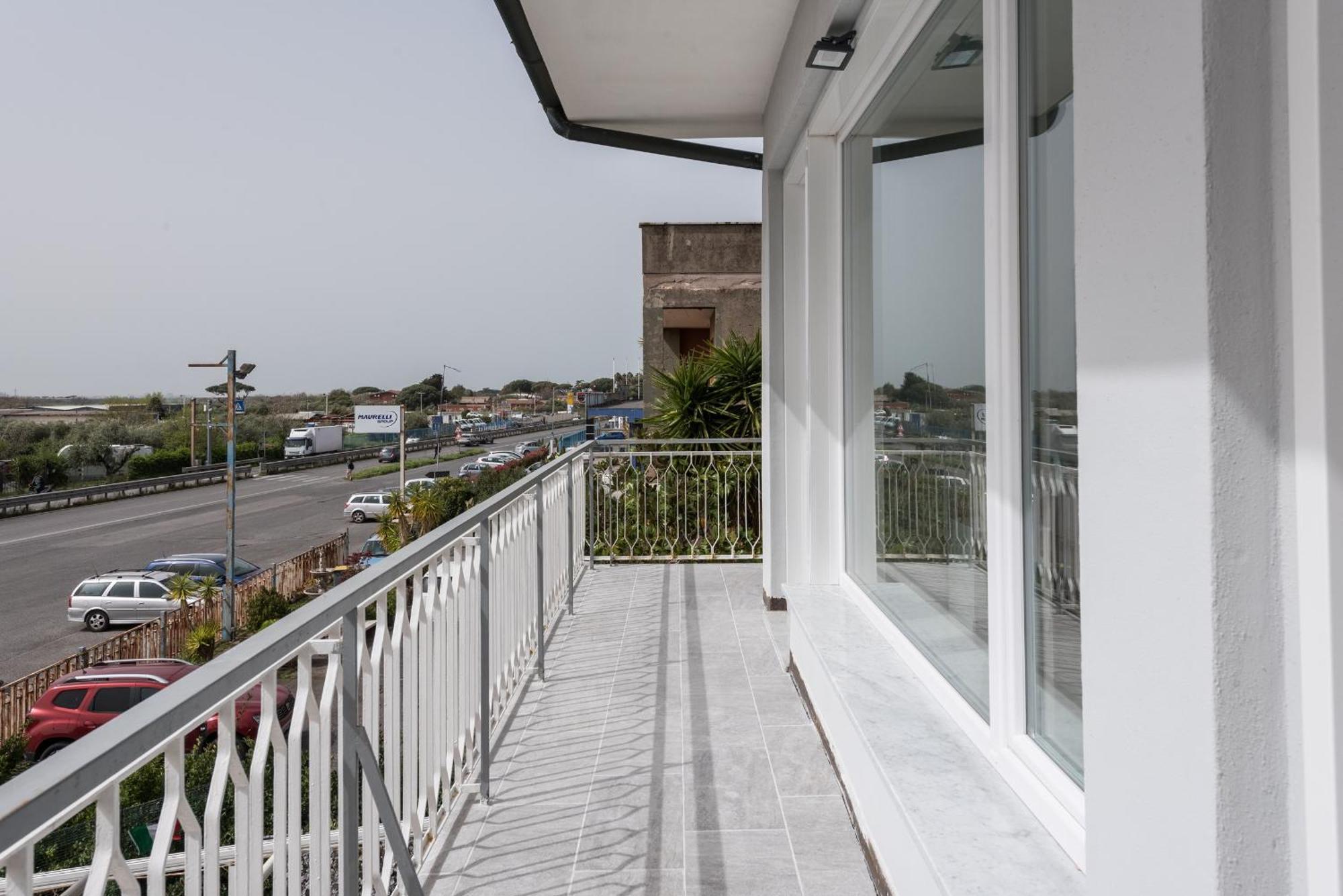 Travelershome Ciampino Airport Guesthouse 600M To Airport מראה חיצוני תמונה