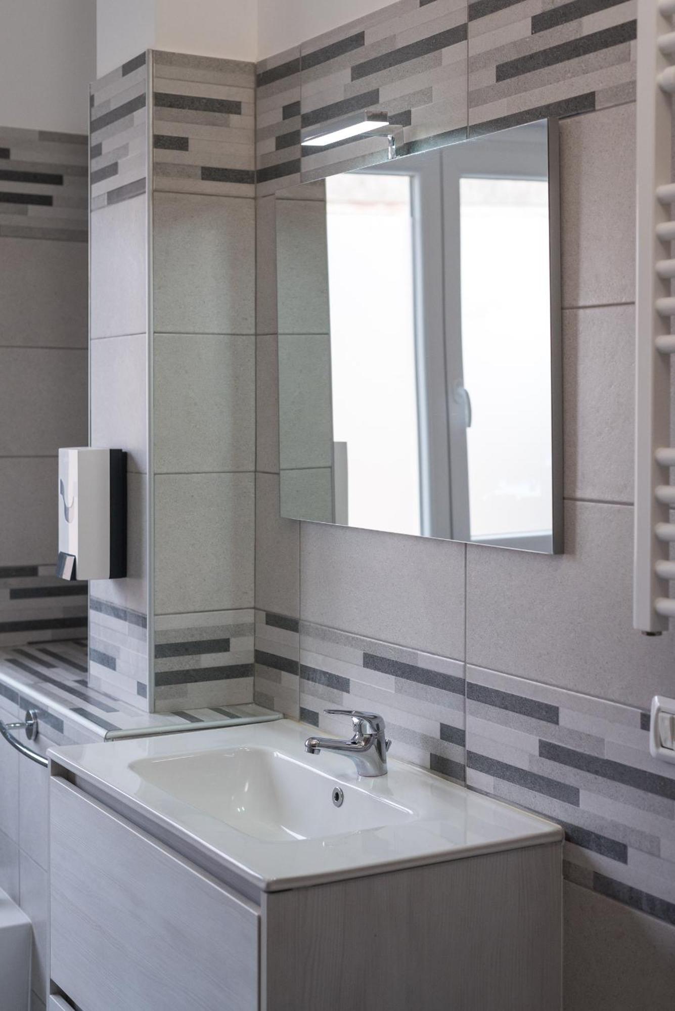 Travelershome Ciampino Airport Guesthouse 600M To Airport מראה חיצוני תמונה
